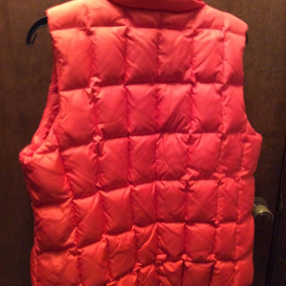 GAP women’s Puffer vest size L - Picture 5 of 7